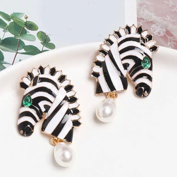 Zara Enamel Pearl Zebra Earrings - Picture 8 of 17